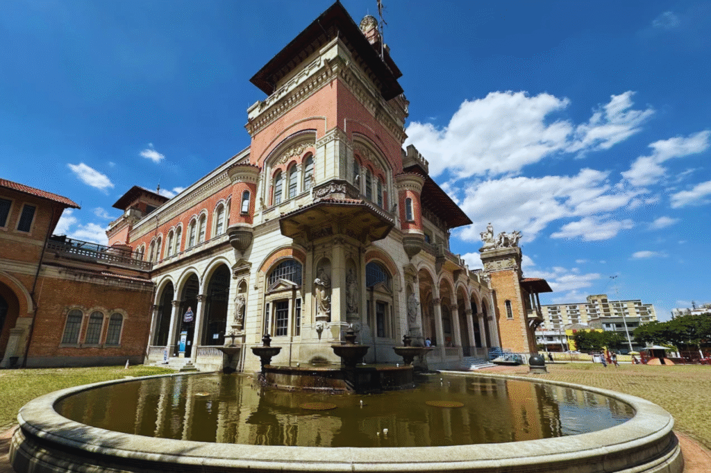fachada-do-museu-catavento