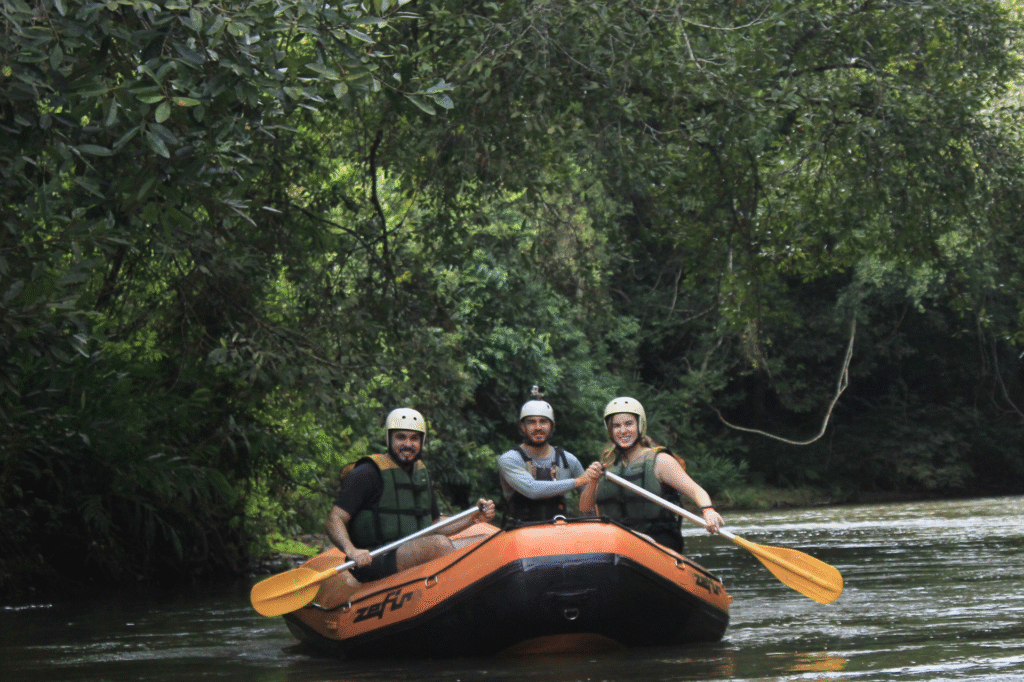 passeio de rafting